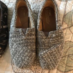 TOMS SWEATER KNIT/FAUX SHEARLING LINED SLIP ON